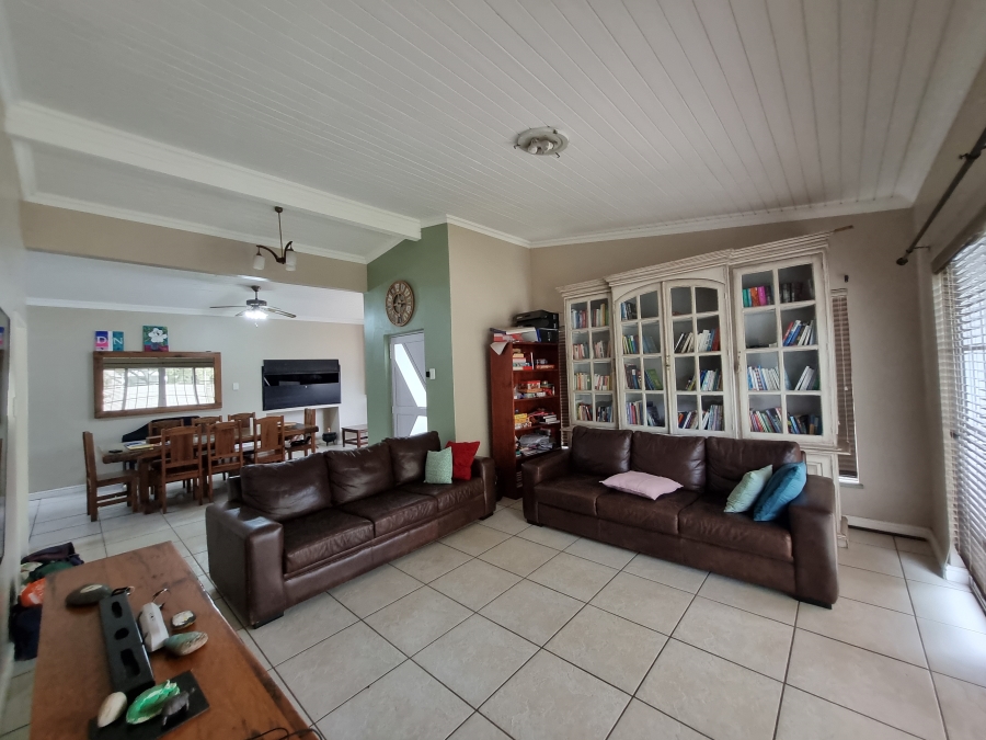 To Let 3 Bedroom Property for Rent in Soneike Western Cape